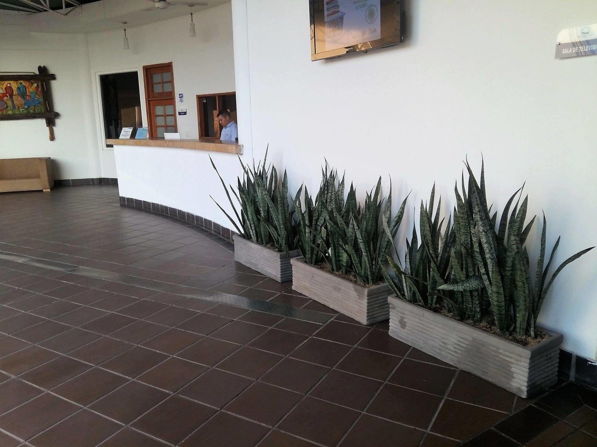 Sanha Hotel 3*